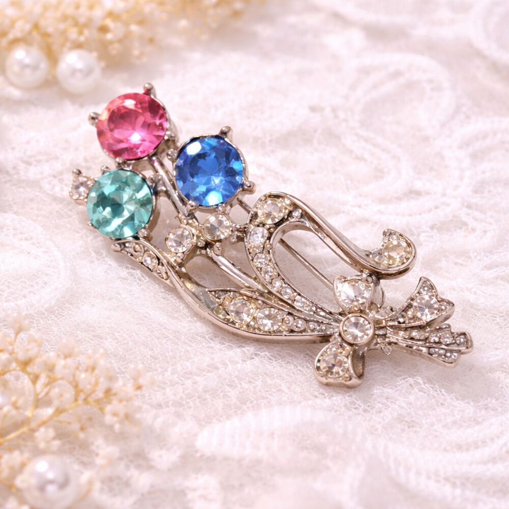 Vintage Pot Metal Rhinestone Flower Brooch